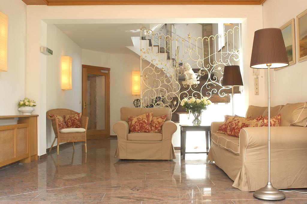 Landgasthof Und Hotel Weisser Lowe Eckental Bagian luar foto