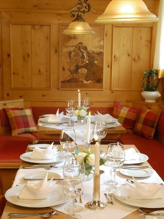 Landgasthof Und Hotel Weisser Lowe Eckental Bagian luar foto