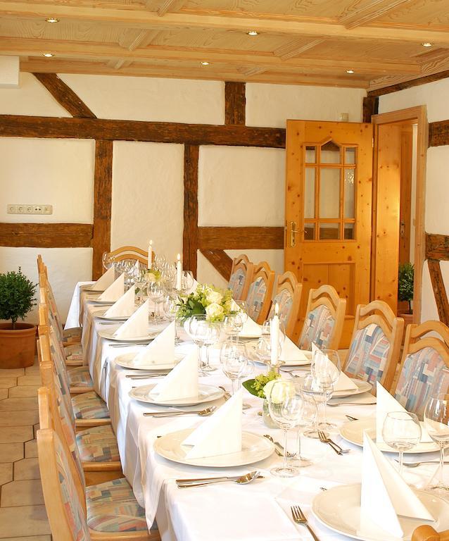 Landgasthof Und Hotel Weisser Lowe Eckental Bagian luar foto