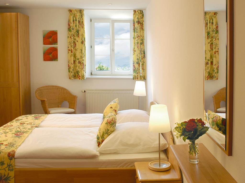 Landgasthof Und Hotel Weisser Lowe Eckental Ruang foto