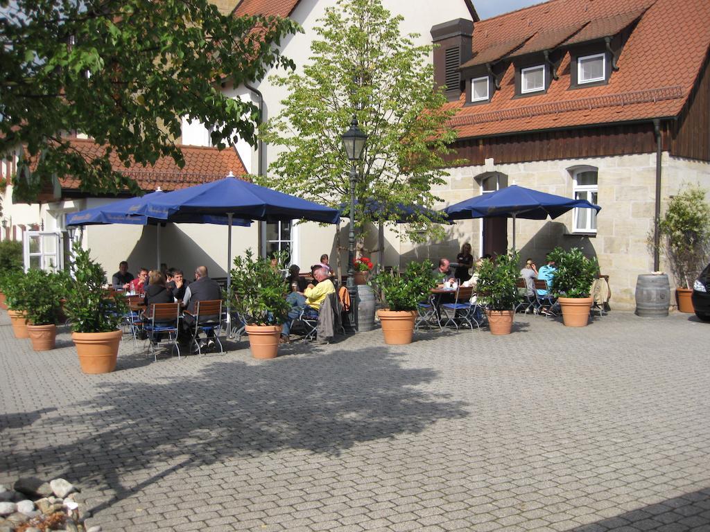 Landgasthof Und Hotel Weisser Lowe Eckental Bagian luar foto