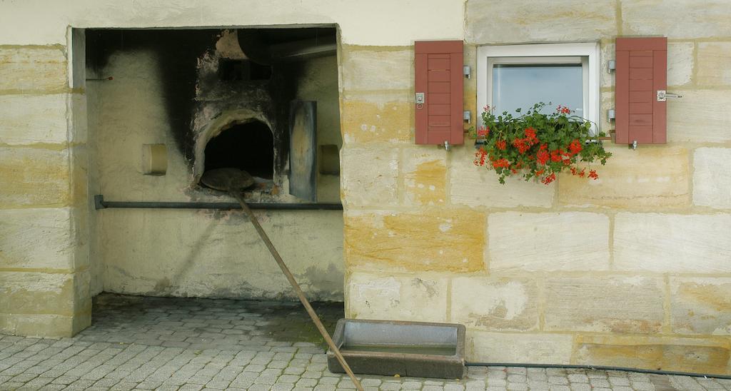 Landgasthof Und Hotel Weisser Lowe Eckental Bagian luar foto