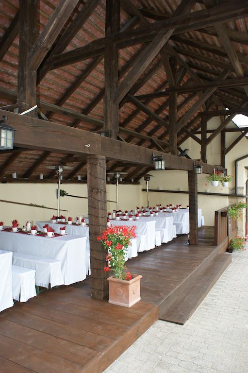 Landgasthof Und Hotel Weisser Lowe Eckental Bagian luar foto