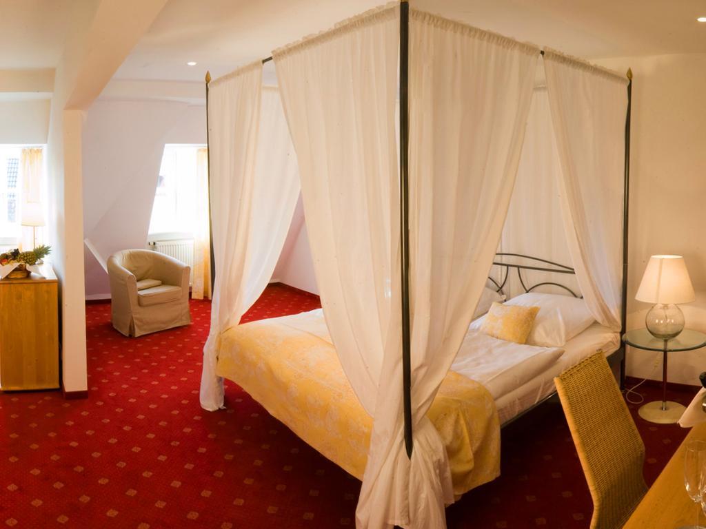 Landgasthof Und Hotel Weisser Lowe Eckental Bagian luar foto