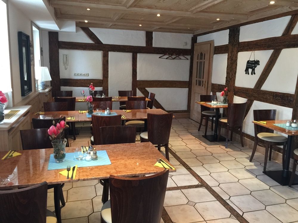 Landgasthof Und Hotel Weisser Lowe Eckental Bagian luar foto