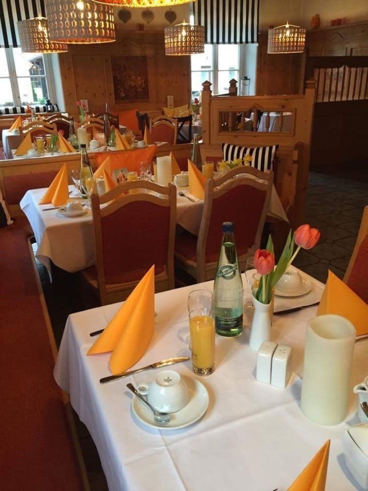Landgasthof Und Hotel Weisser Lowe Eckental Bagian luar foto